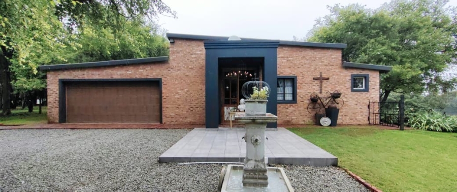 4 Bedroom Property for Sale in Potchefstroom Rural North West
